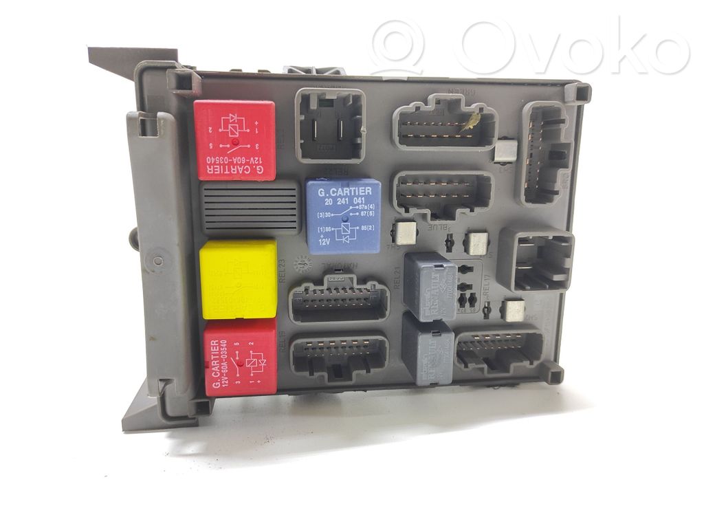 Renault Laguna II Fuse module 