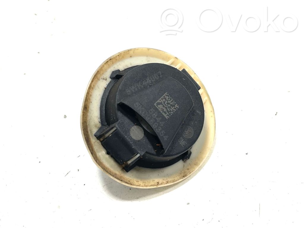 Volkswagen Golf VI Airbag deployment crash/impact sensor 