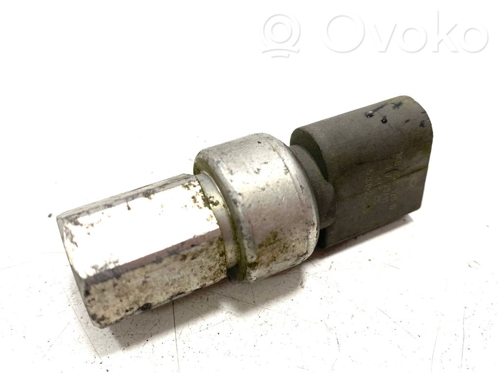 Volkswagen PASSAT B6 Air conditioning (A/C) pressure sensor 