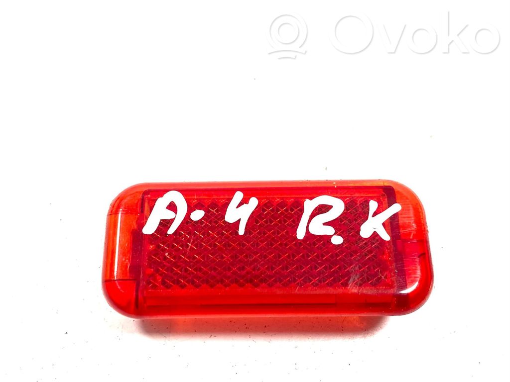 Audi A4 S4 B7 8E 8H Lampka drzwi przednich 
