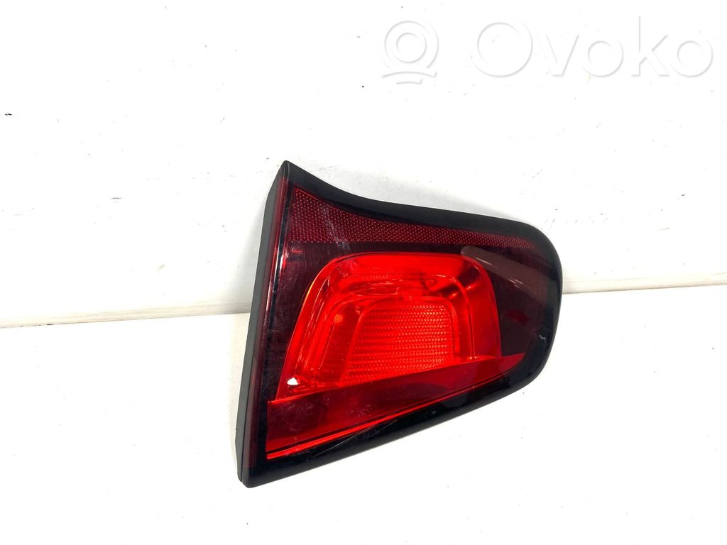 Citroen C3 Aizmugurējais lukturis pārsegā 