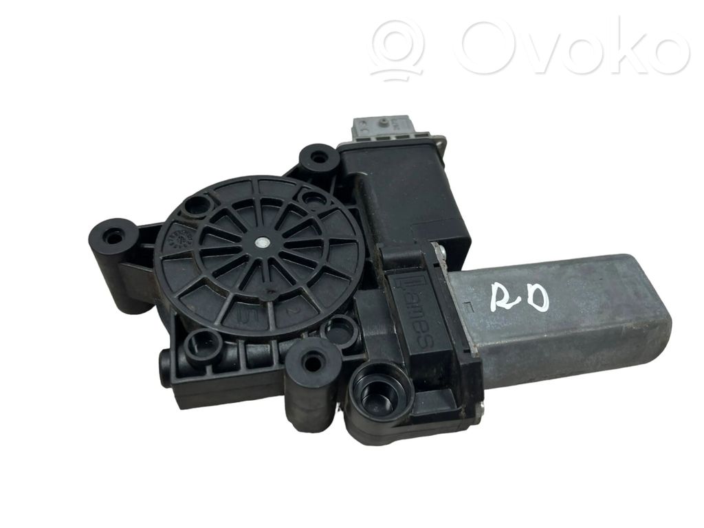 Opel Corsa E Front door window regulator motor 