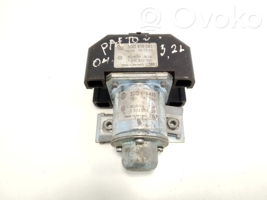Volkswagen Phaeton Charging relay 