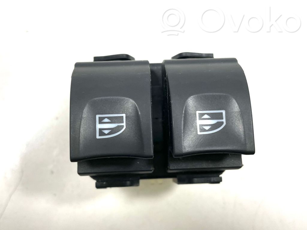 Renault Captur Electric window control switch 
