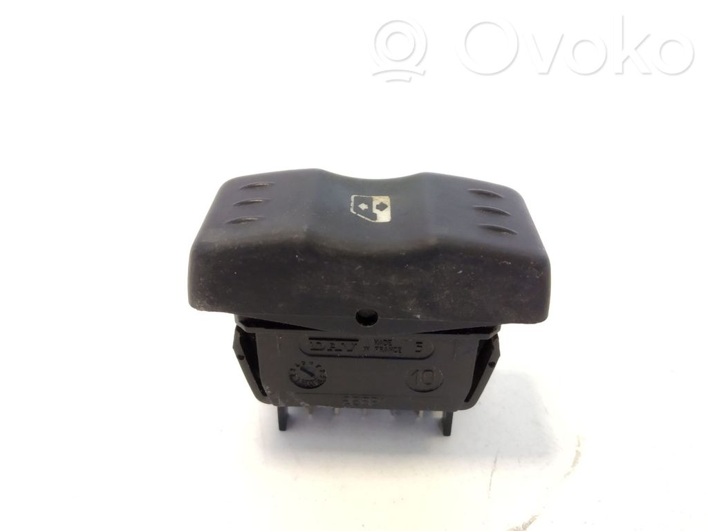 Dacia Logan I Electric window control switch 