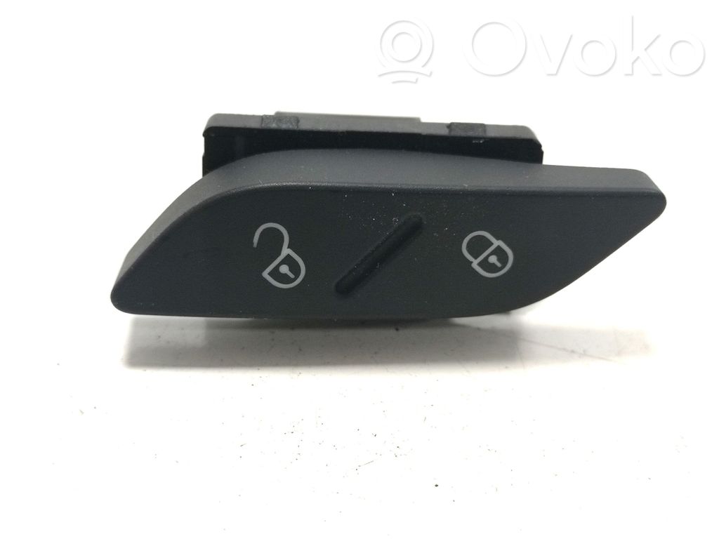Volkswagen Golf VI Central locking switch button 