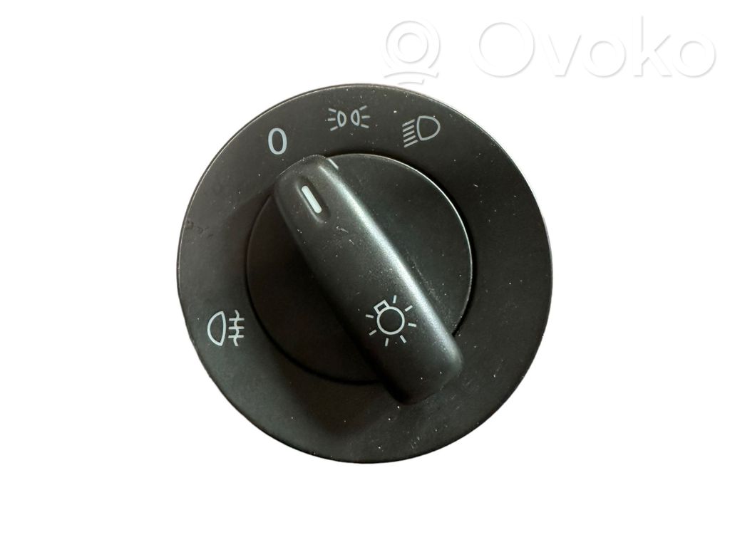 Volkswagen Golf V Light switch 