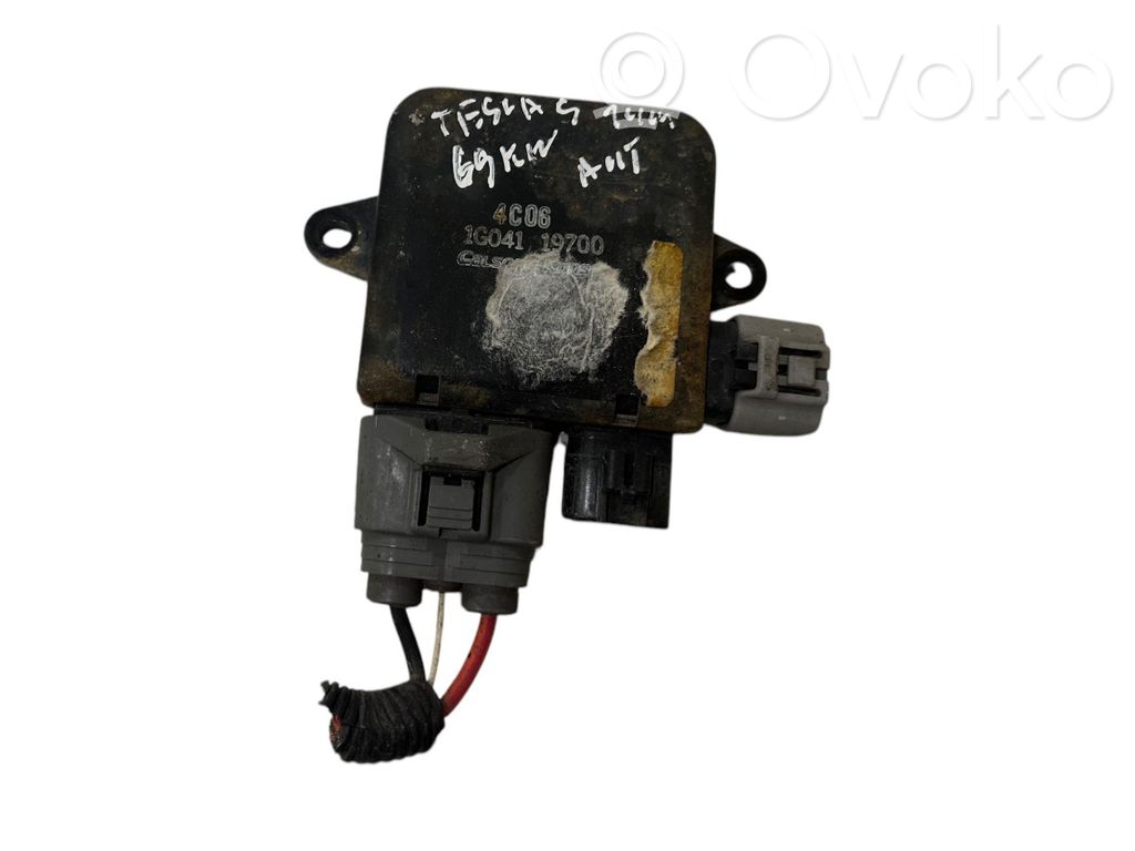 Tesla Model S Coolant fan relay 