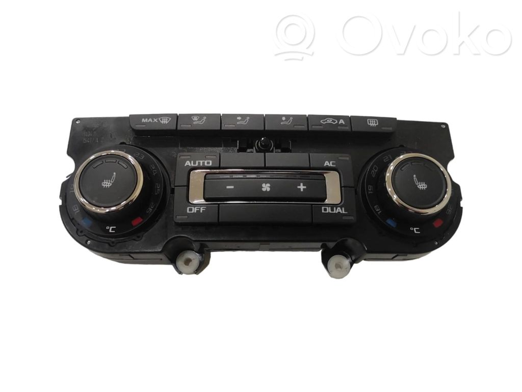 Skoda Octavia Mk2 (1Z) Climate control unit 