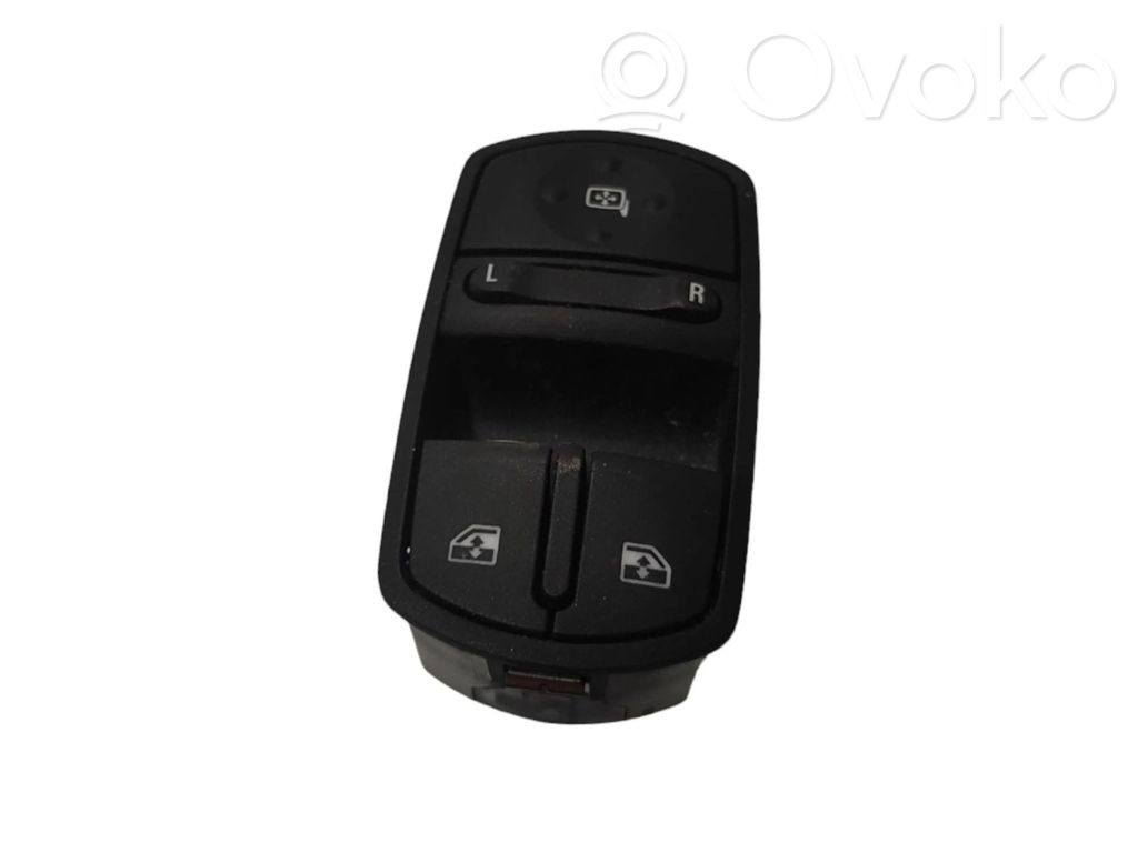 Opel Corsa E Electric window control switch 