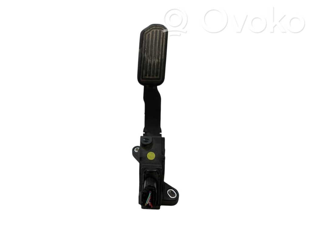 Toyota RAV 4 (XA40) Accelerator throttle pedal 