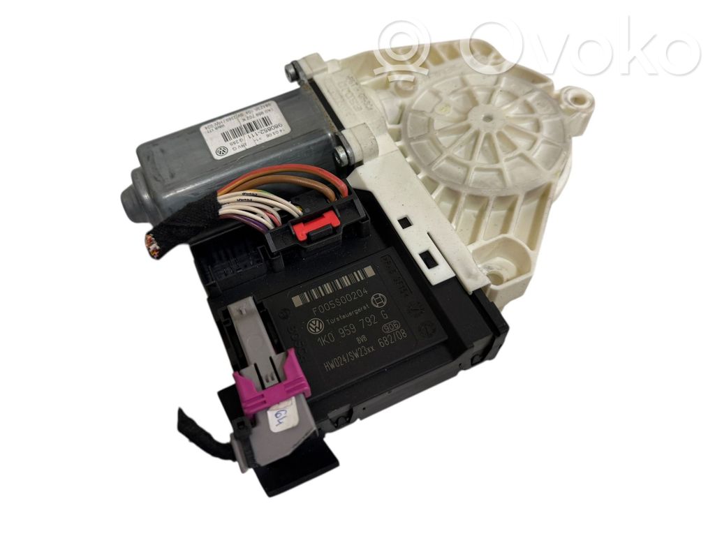 Volkswagen PASSAT B6 Silnik regulatora szyby drzwi przednich 