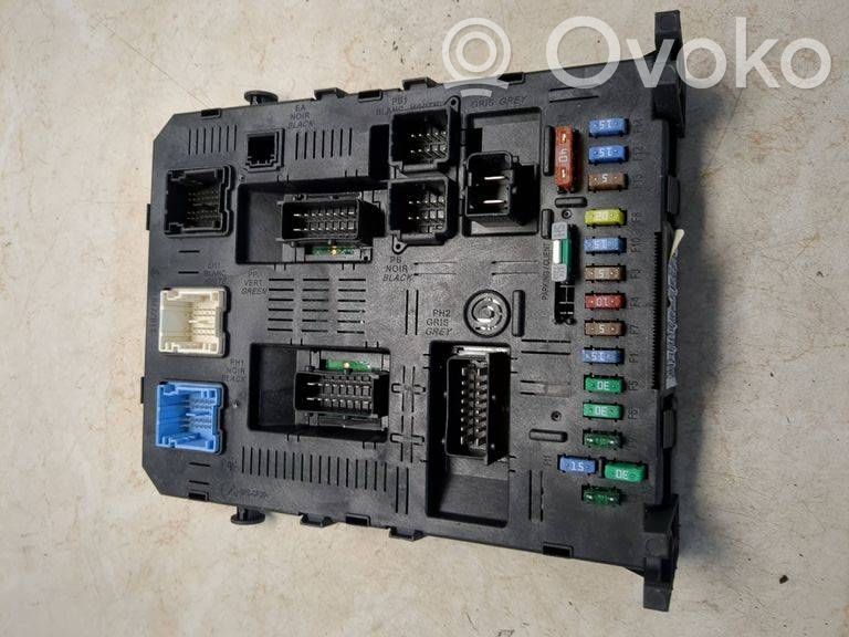 Peugeot 307 Fuse module 