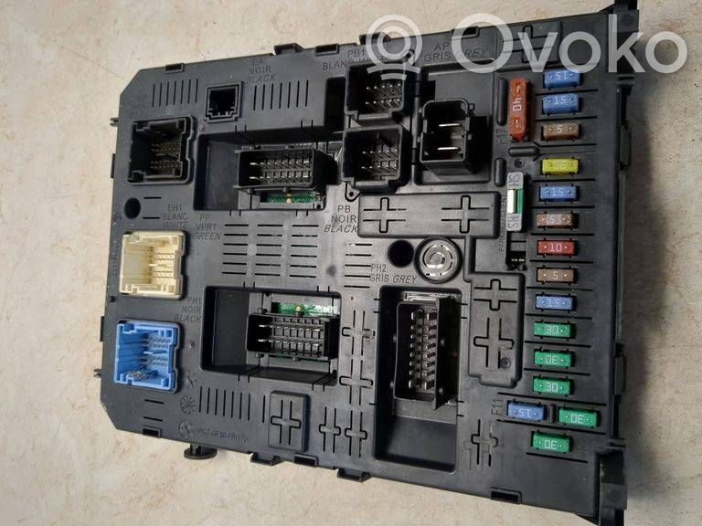 Citroen C4 Aircross Fuse module 