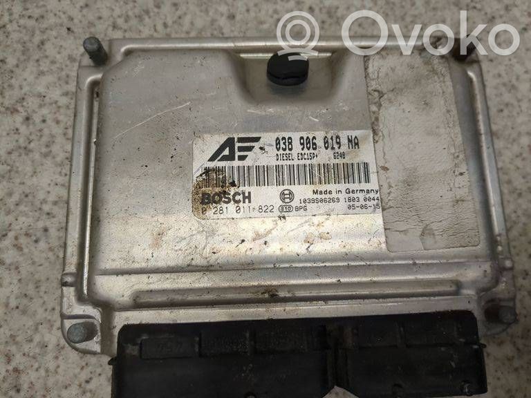 Volkswagen PASSAT B6 Engine control unit/module 