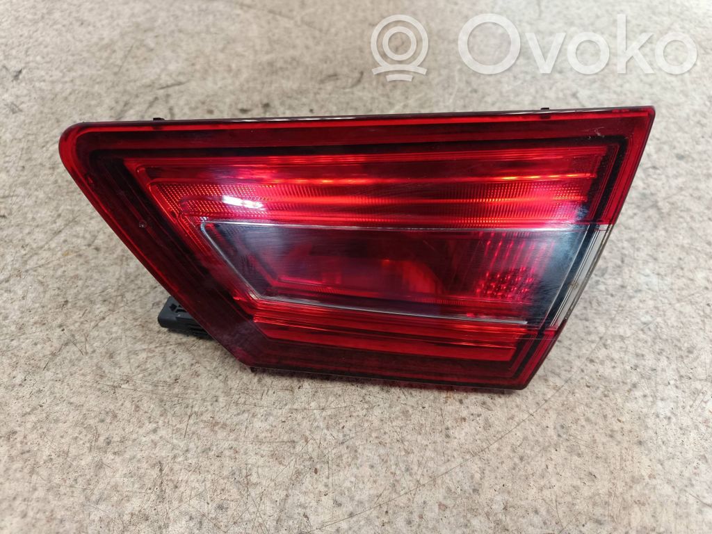 Renault Clio IV Tailgate rear/tail lights 