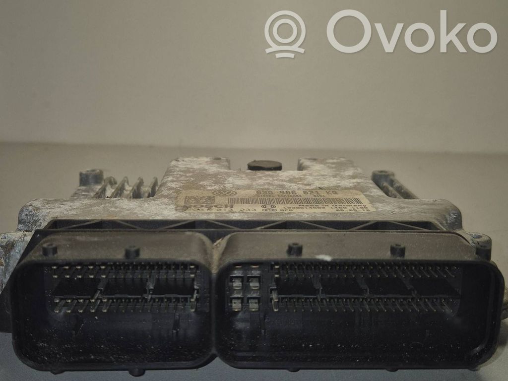 Volkswagen Golf V Engine control unit/module 