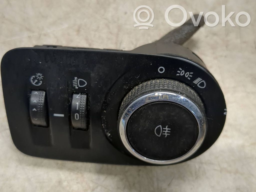 Opel Zafira C Light switch 