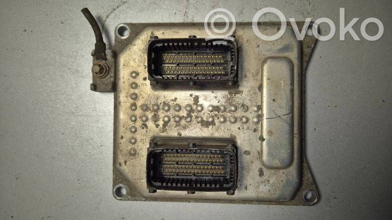 Opel Zafira B Engine control unit/module 