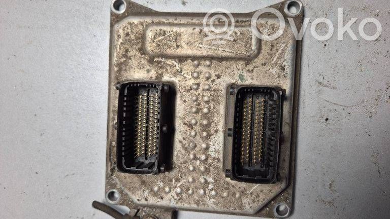 Opel Zafira B Engine control unit/module 