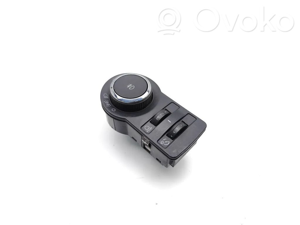 Opel Astra H Light switch 