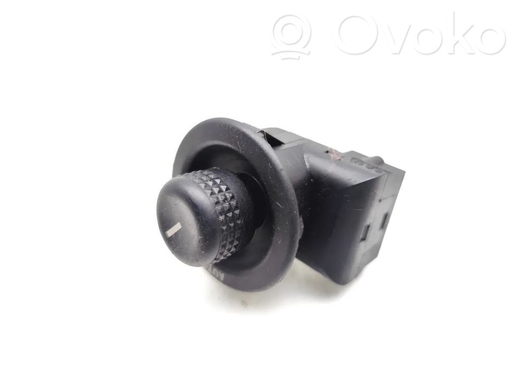 Jaguar XF Wing mirror switch 