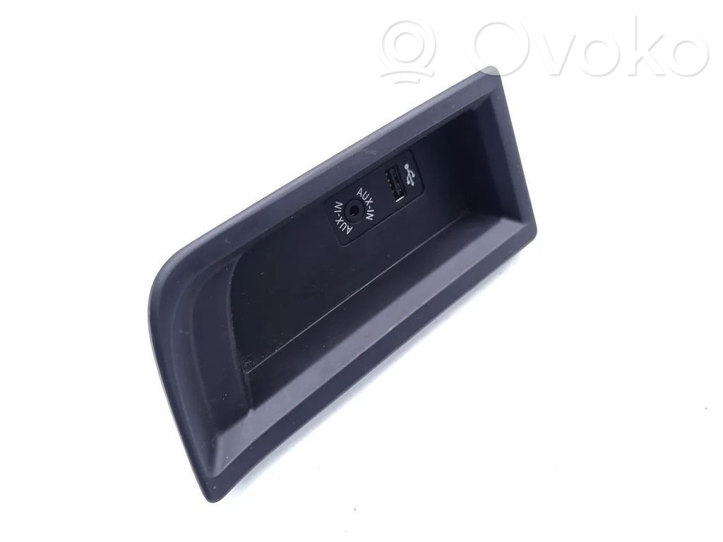 BMW 1 F20 F21 USB socket connector 