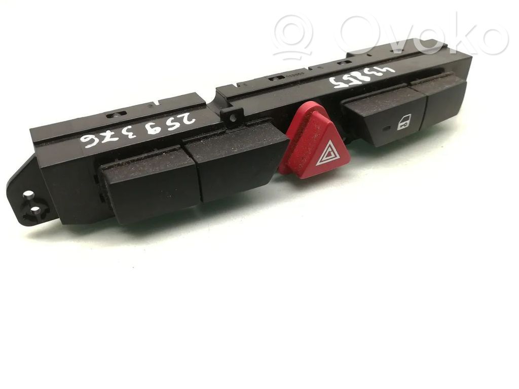 KIA Ceed Hazard light switch 