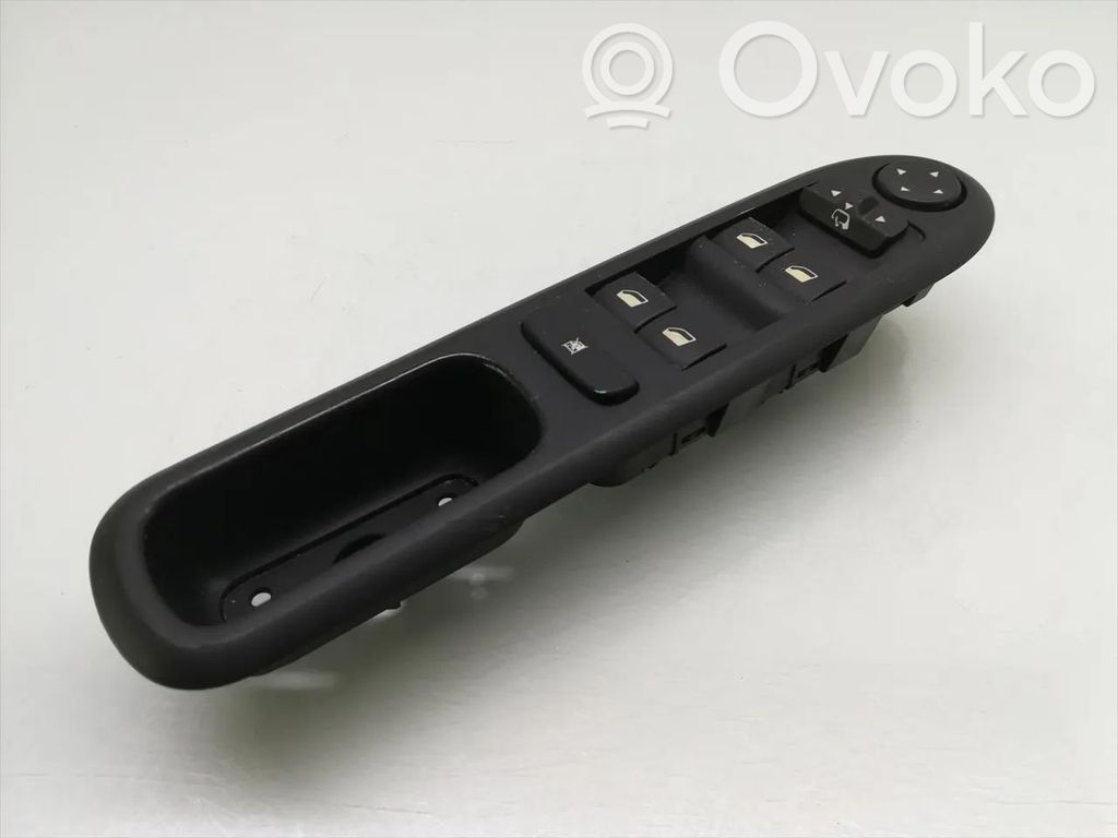 Peugeot 407 Front door electric window regulator 
