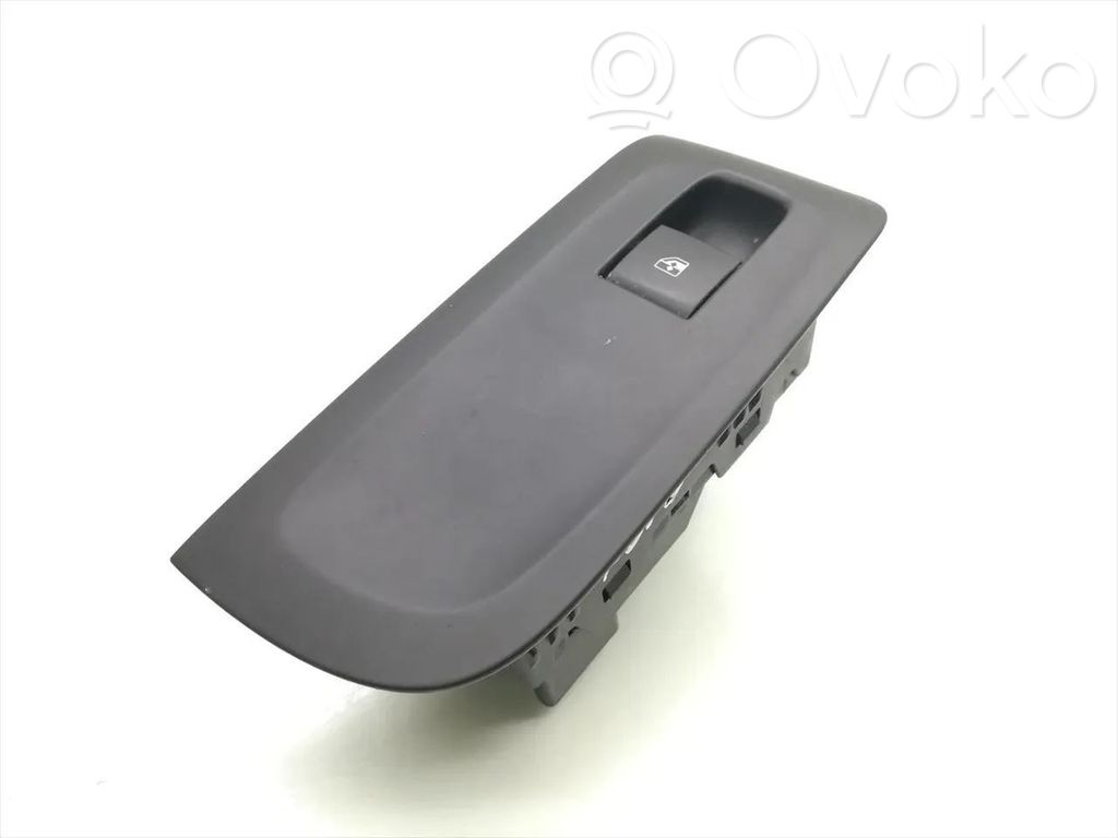 Opel Zafira C Electric window control switch 