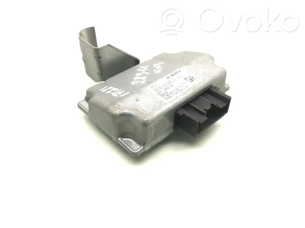Ford Focus Voltage converter/converter module 