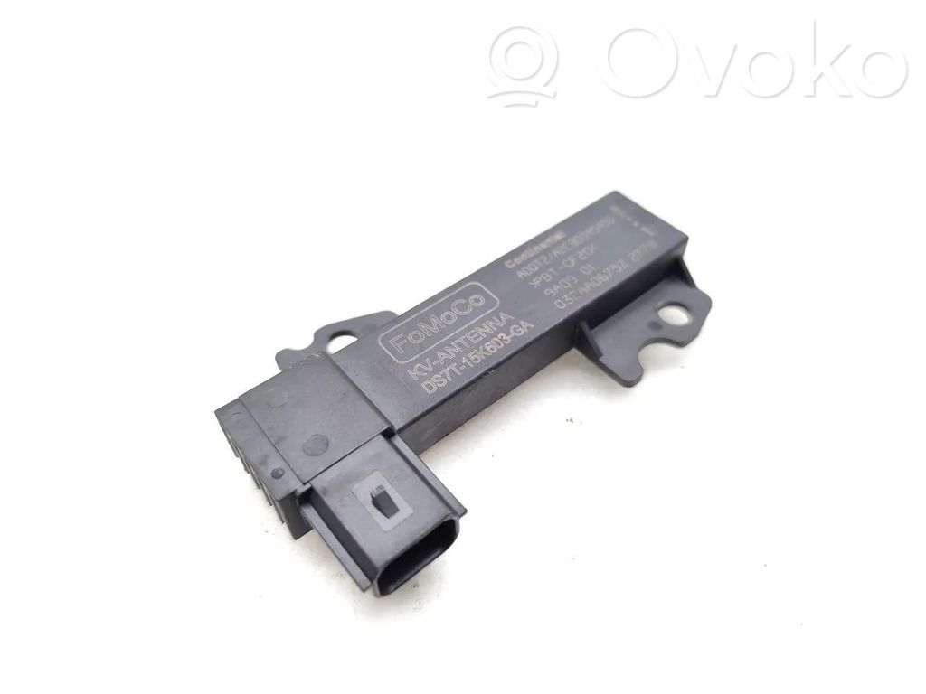 Ford Kuga II Aerial antenna amplifier 