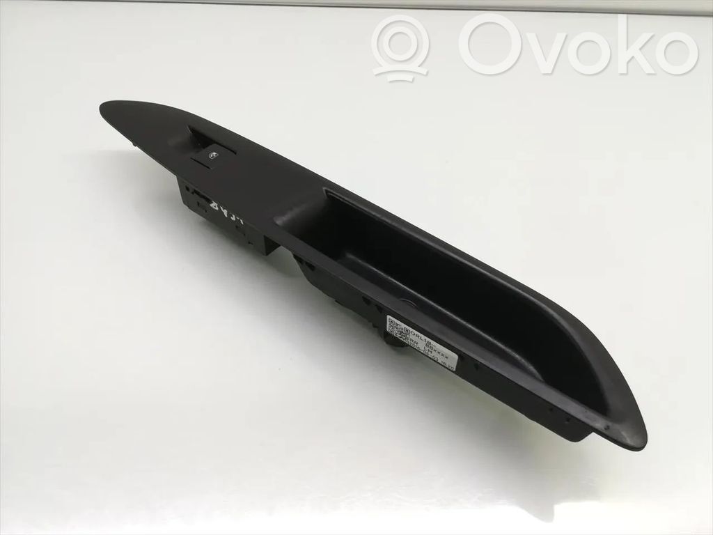 Opel Mokka Electric window control switch 