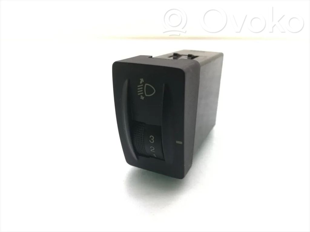 Hyundai Sonata Headlight level height control switch 