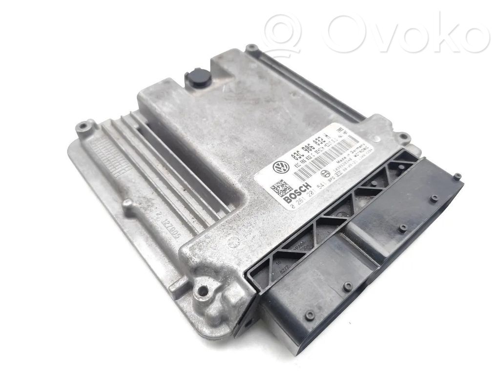 Volkswagen Golf V Engine control unit/module 