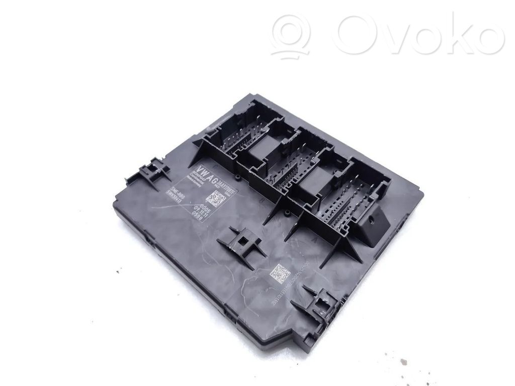 Volkswagen PASSAT B7 Fuse module 