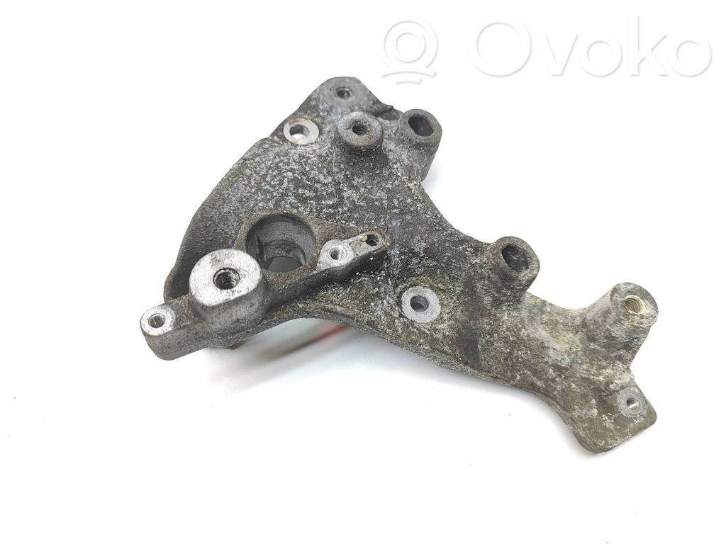 Renault Trafic III (X82) Engine mounting bracket 