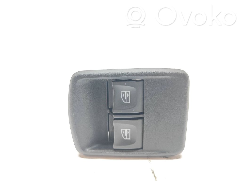 Renault Trafic III (X82) Electric window control switch 