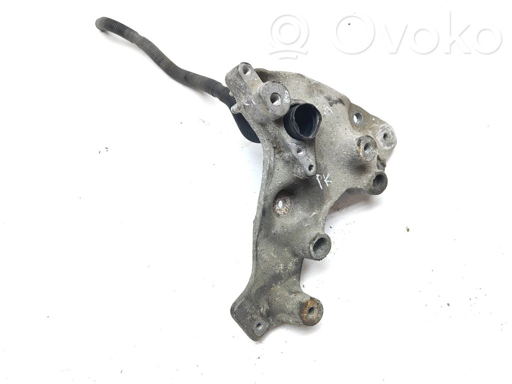 Nissan NV300 Engine mounting bracket 