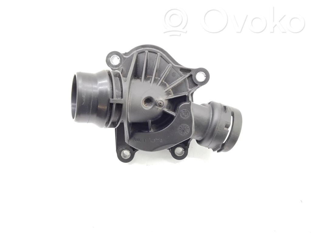 BMW X5 E70 Termostaatin kotelo 