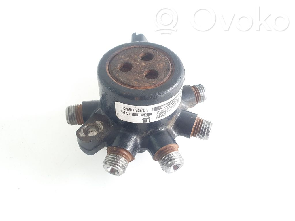 Ford Focus Fuel main line pipe 