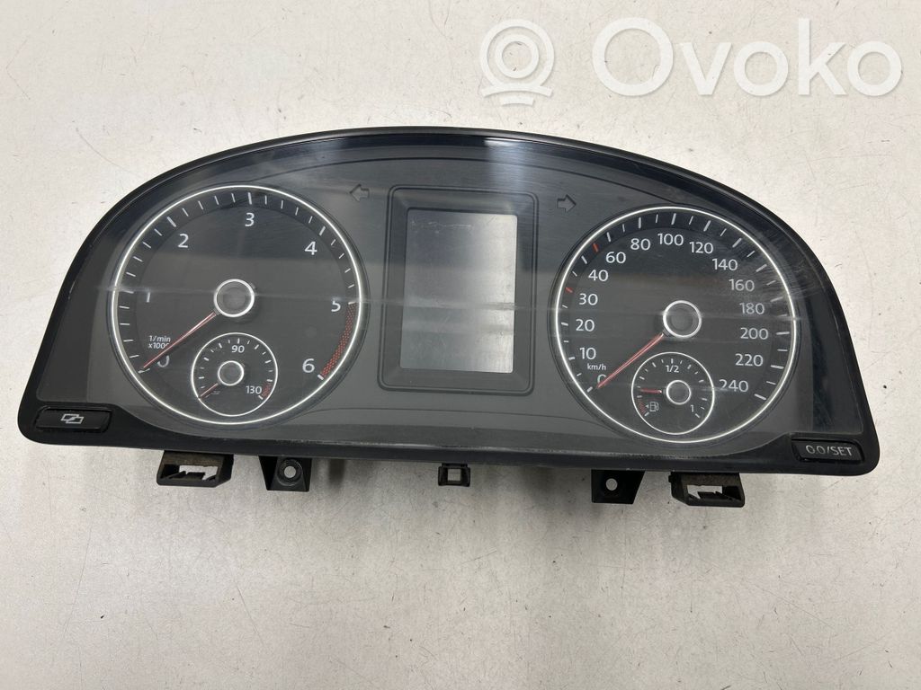 Volkswagen Caddy Speedometer (instrument cluster) 