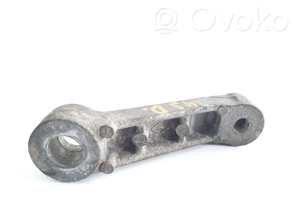 Renault Trafic III (X82) Engine mounting bracket 