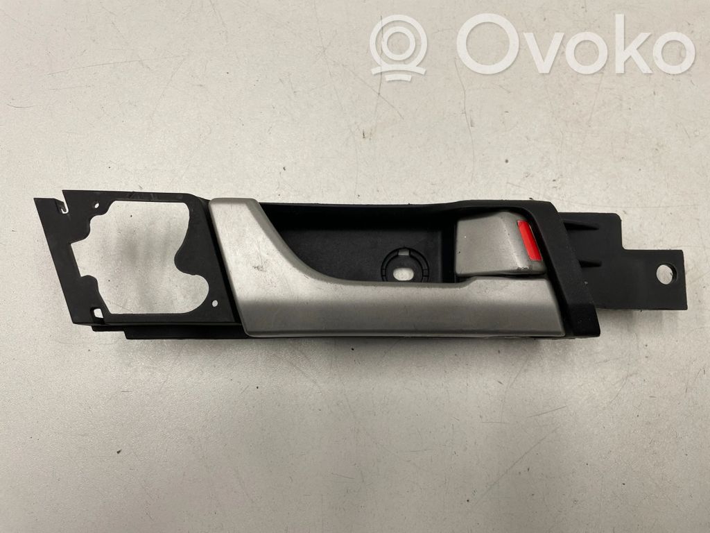 Loading door interior handle