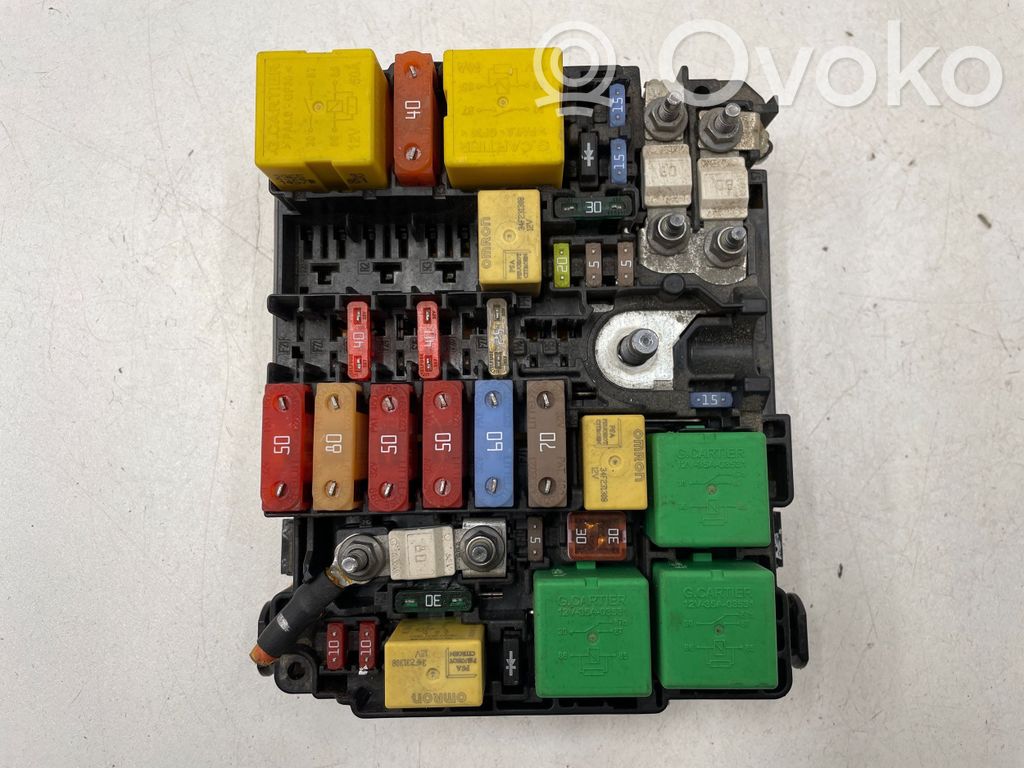 Peugeot 308 Fuse module 
