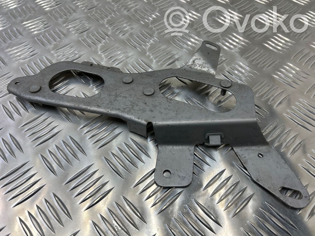 BMW 2 G42 Oil filter mounting bracket 