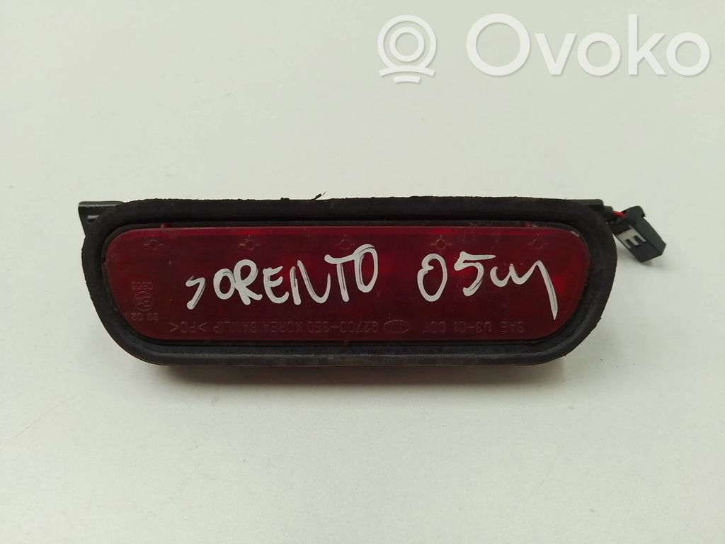 KIA Sorento Third/center stoplight 