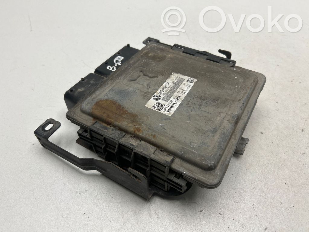 Volkswagen PASSAT B6 Engine control unit/module 