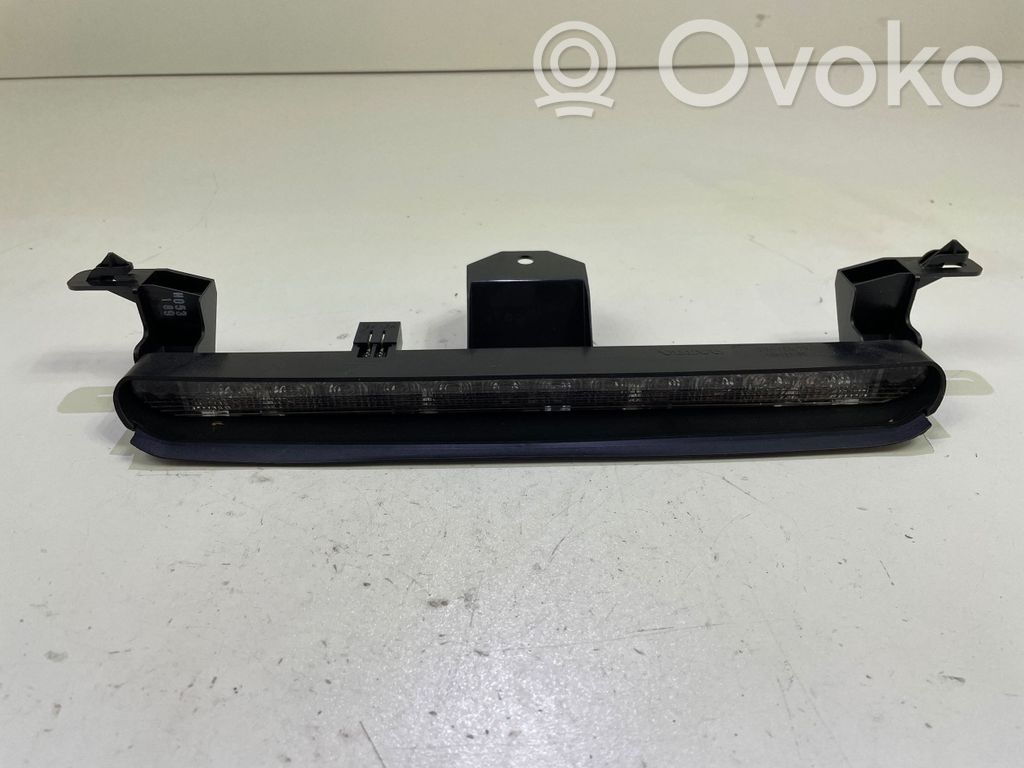 Volvo V70 Third/center stoplight 