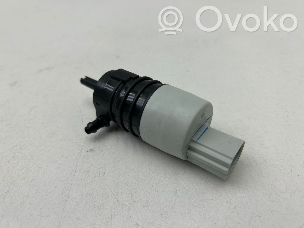 BMW 2 G42 Windscreen/windshield washer pump 